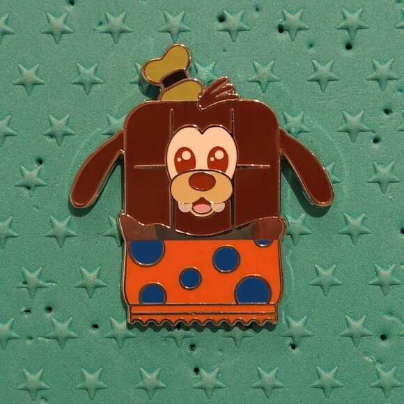 Disney Pin Goofy Munchlings Mystery Series 1 Chocolate Brownie Bar - Picture 1 of 3